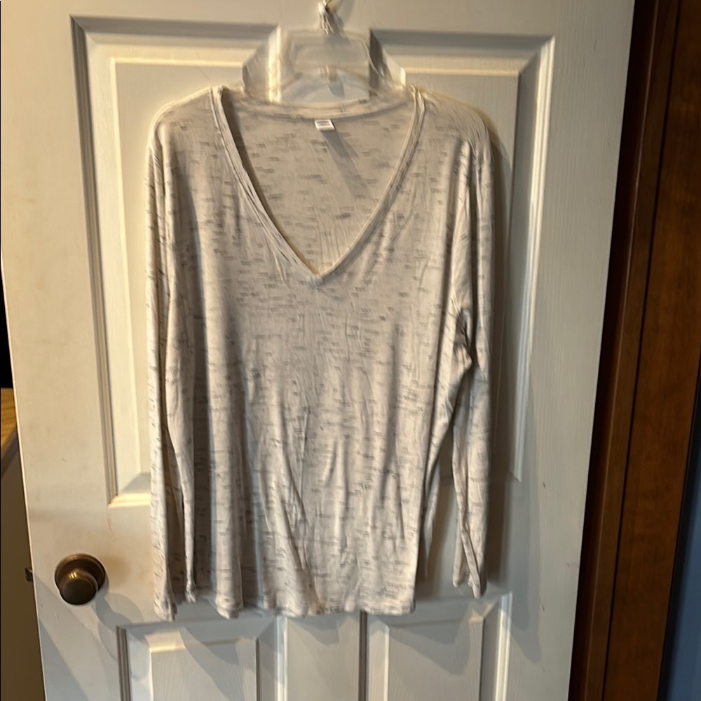 Old navy long sleeve tee shirt size XL